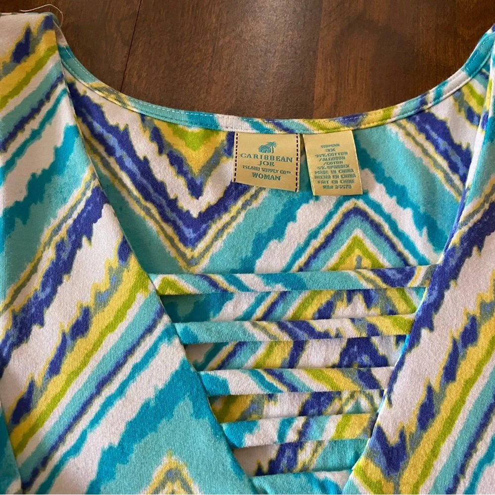 Caribbean Joe Plus 3X Turquoise Chevron Short Sleeved Knit Top, EUC - Picture 2 of 6